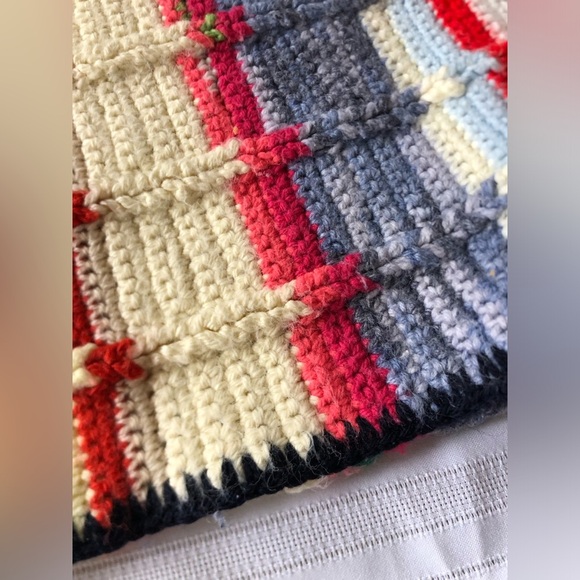 1970s Hand Knit Striped Blanket - Picture 9 of 11